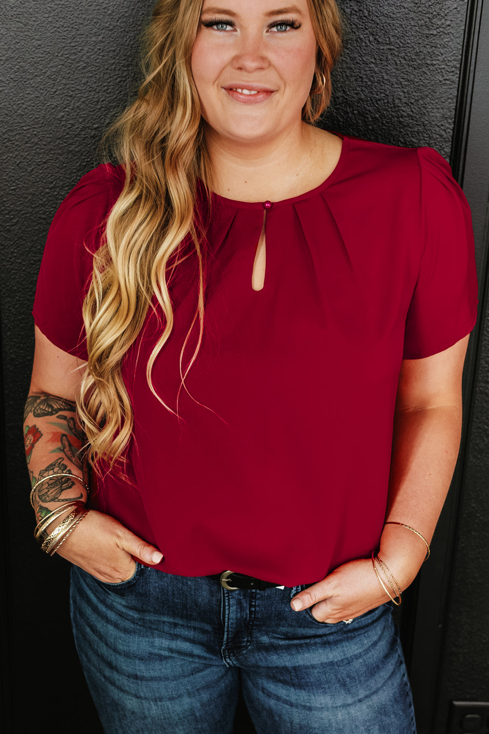 Red Keyhole Pleated Crew Neck Plus Size Short Sleeve Blouse