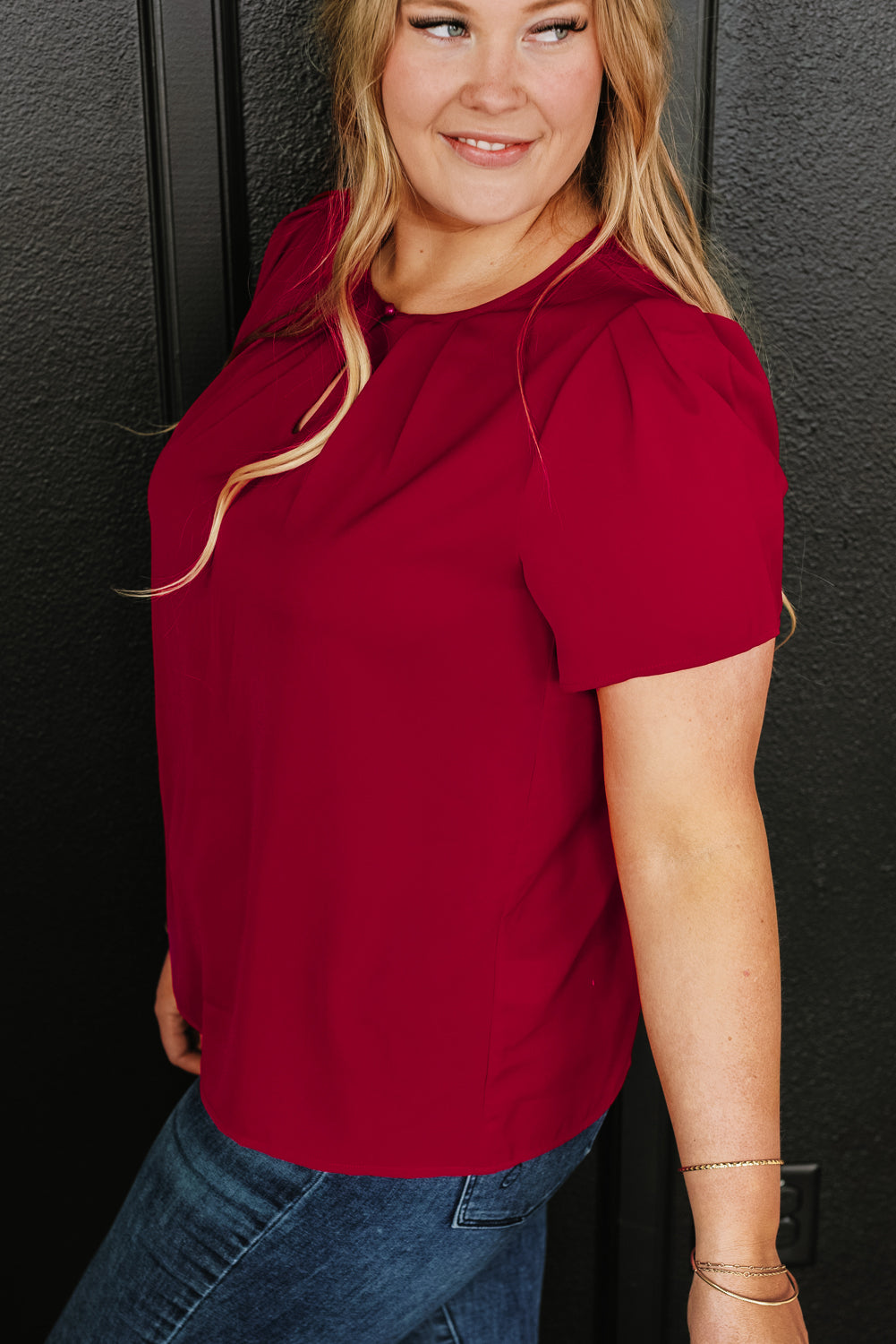 Red Keyhole Pleated Crew Neck Plus Size Short Sleeve Blouse